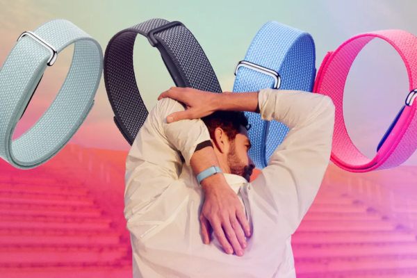 Google Unveils Screenless Fitbit Air: