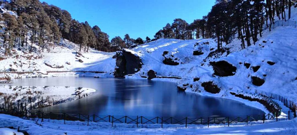 "शिमला-मनाली की भीड़ से दूर: हिमाचल की वो जगहें जिनके बारे में कम लोग जानते हैं।"