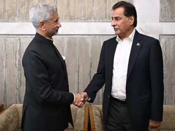 एस. जयशंकर ने खालिदा जिया के अंतिम संस्कार