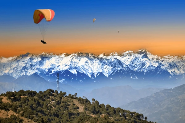 "शिमला-मनाली की भीड़ से दूर: हिमाचल की वो जगहें जिनके बारे में कम लोग जानते हैं।"