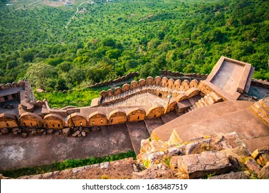 "भारत के 10 सबसे रहस्यमयी किले, जिनका रहस्य आज भी वैज्ञानिक नहीं सुलझा पाए।"