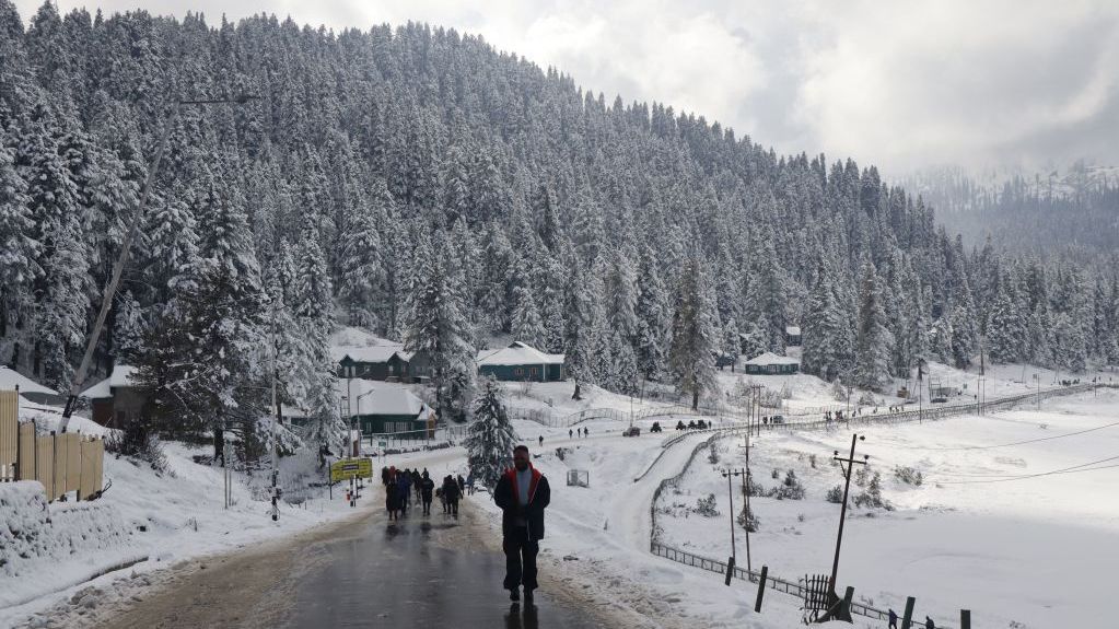 Jammu Kashmir Uttarakhand Snowfall
