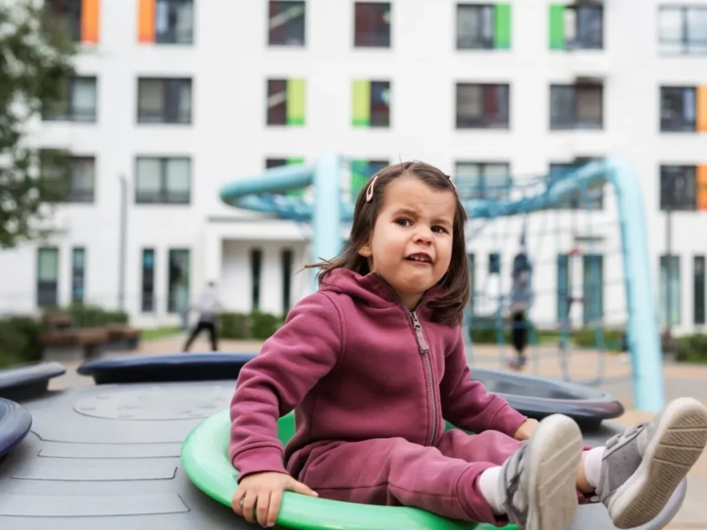 बच्चों के जिद्दी और रूखे व्यवहार से हैं परेशान