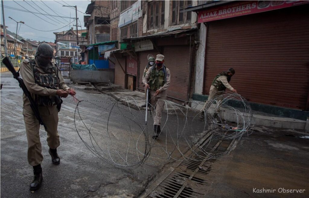श्रीनगर कर्फ्यू