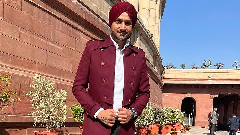 Harbhajan Singh Quits AAP