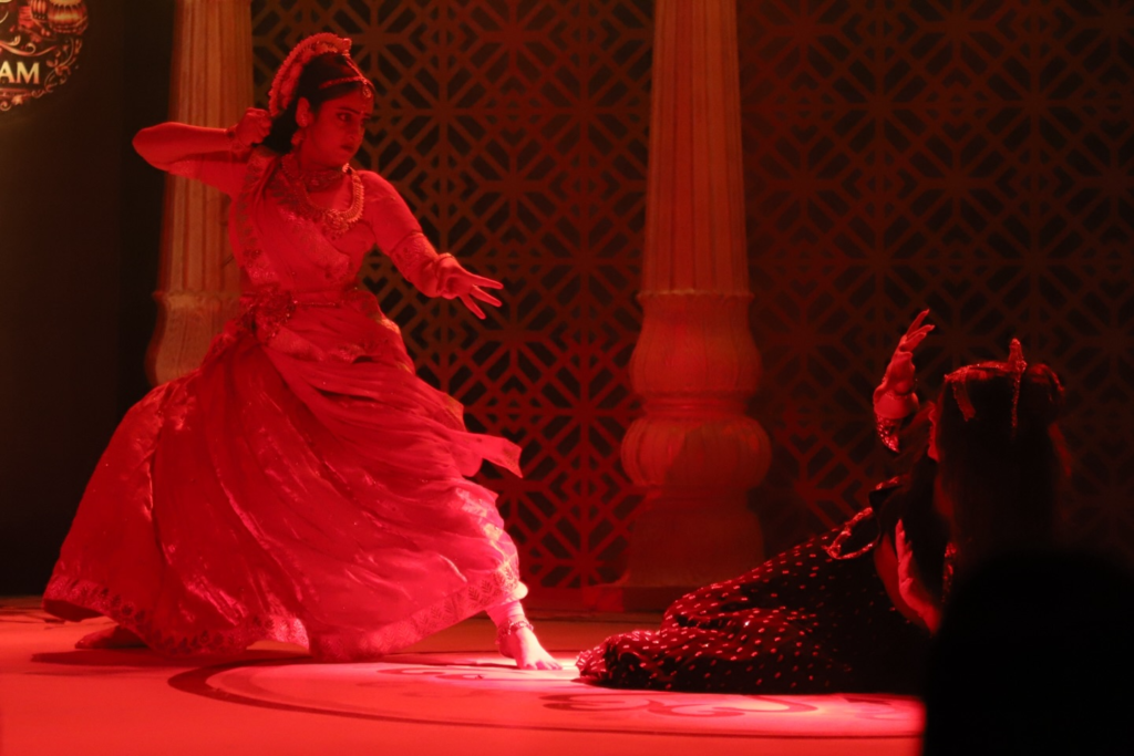 Deepika Singh Dola Re Dola Dance